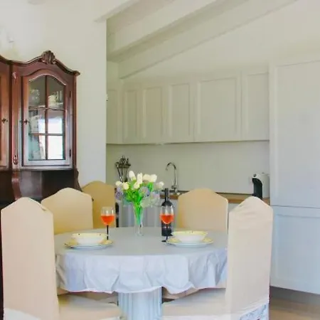 Bright With View Apartment *